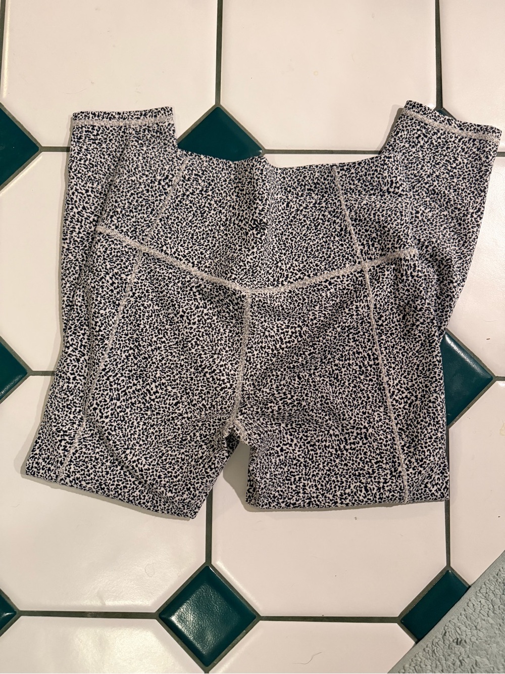 Athleta Cheetah Pocket Leggings